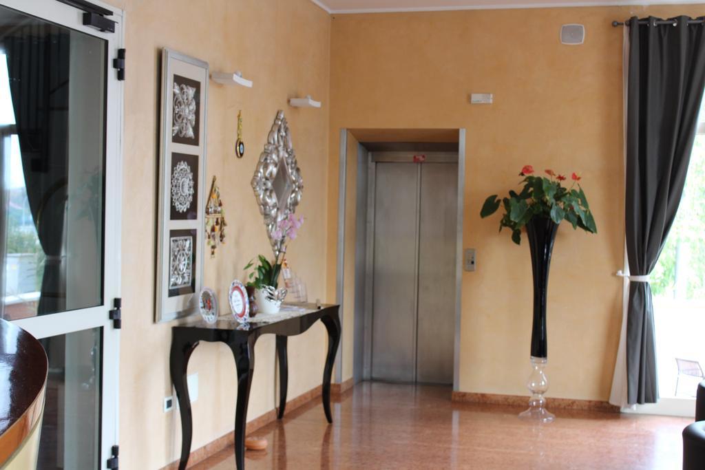 Hotel Riverside Modena Exterior foto